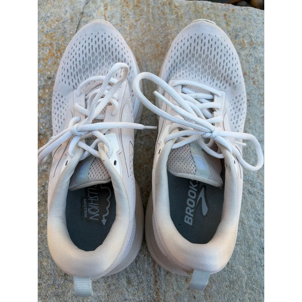Brooks Trace 3 Womens Running Shoes Beige Sand 1204011B270 Neutral Sneakers 8.5